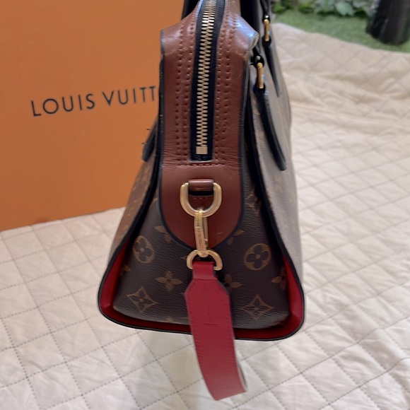 LOUIS VUITTON 
Tuileries Monogram Canvas Shoulder Bag Caramel - Picture 9 of 10